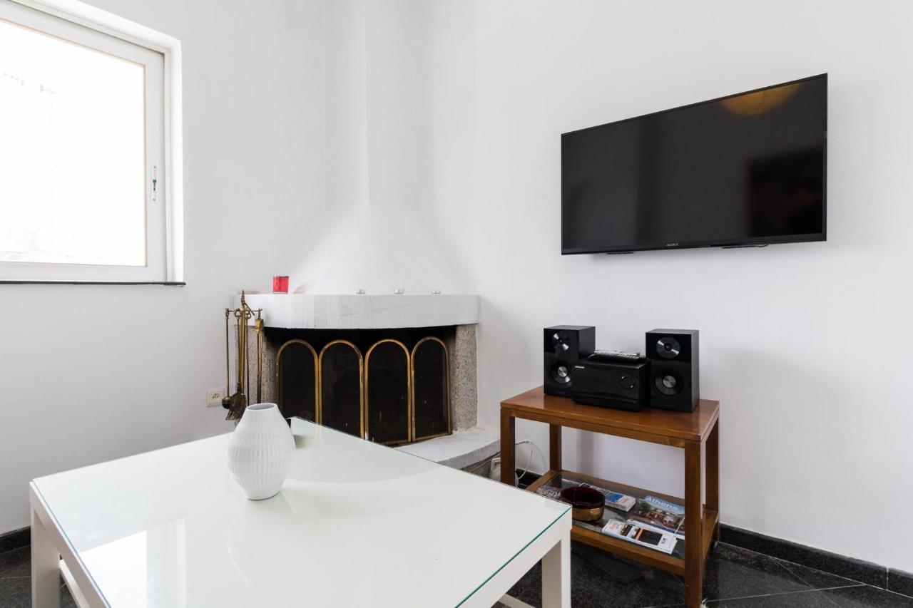 An Adorable Apartment In Афины Экстерьер фото